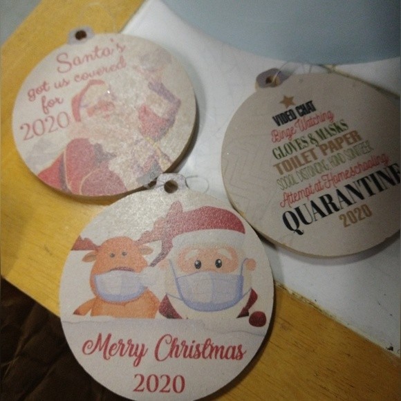 Lot of 3 Ornaments 2020 Quarantine themed wooden - Picture 1 of 4